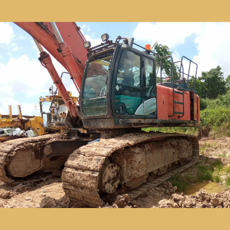 ExcavatorHitachi 4705G, Sinopro Sourcing Industrial Products